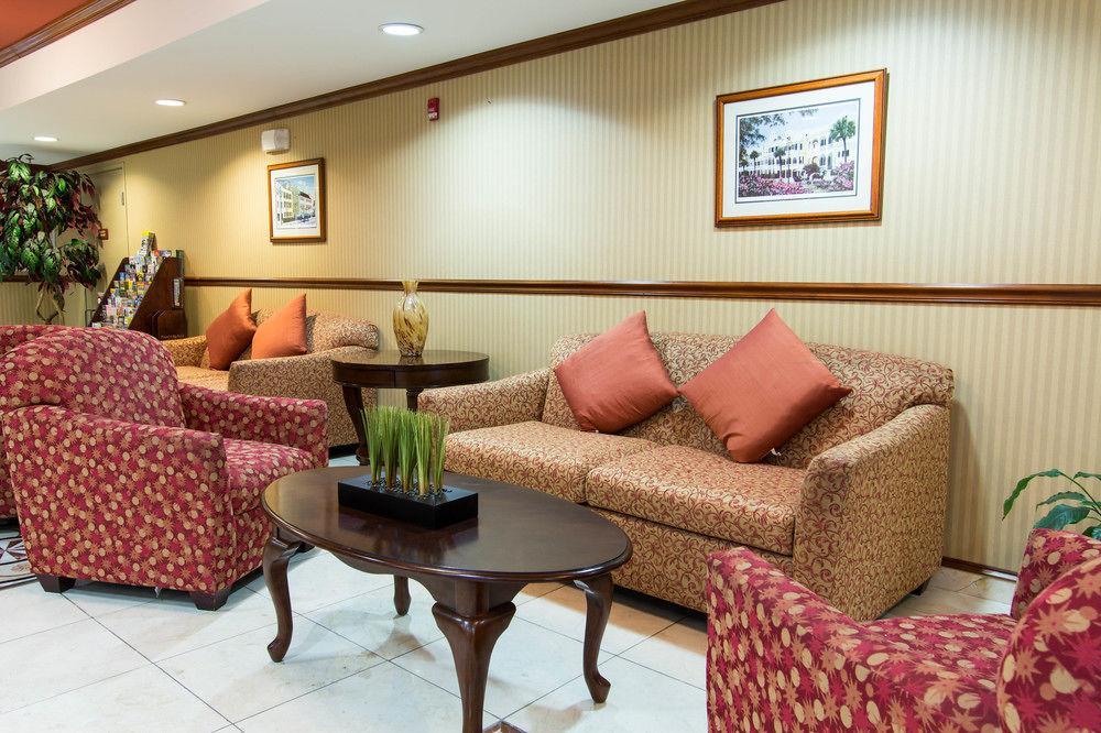 Comfort Inn & Suites Airport Convention Center Βόρειο Τσάρλεστον Εξωτερικό φωτογραφία