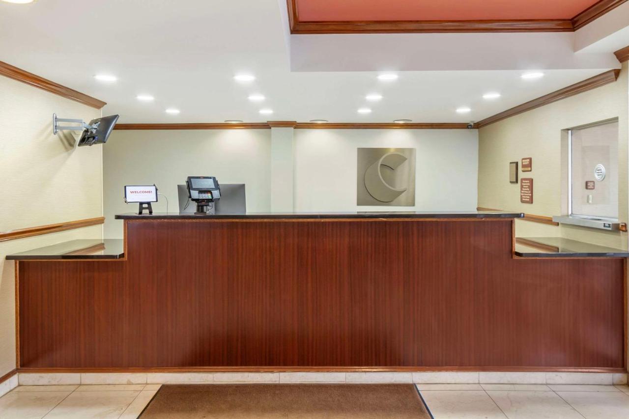 Comfort Inn & Suites Airport Convention Center Βόρειο Τσάρλεστον Εξωτερικό φωτογραφία