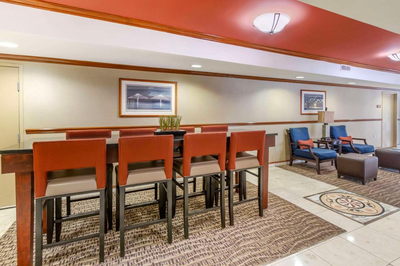 Comfort Inn & Suites Airport Convention Center Βόρειο Τσάρλεστον Εξωτερικό φωτογραφία