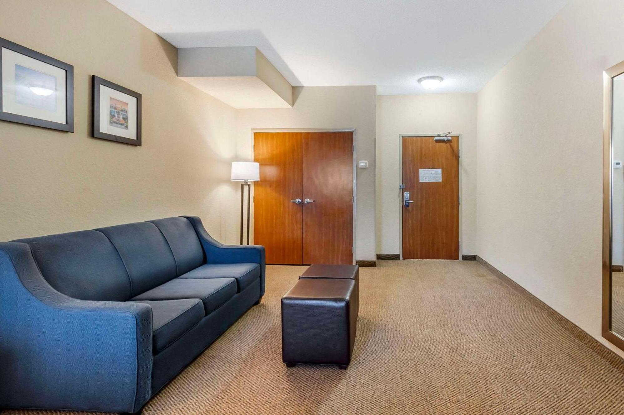 Comfort Inn & Suites Airport Convention Center Βόρειο Τσάρλεστον Εξωτερικό φωτογραφία
