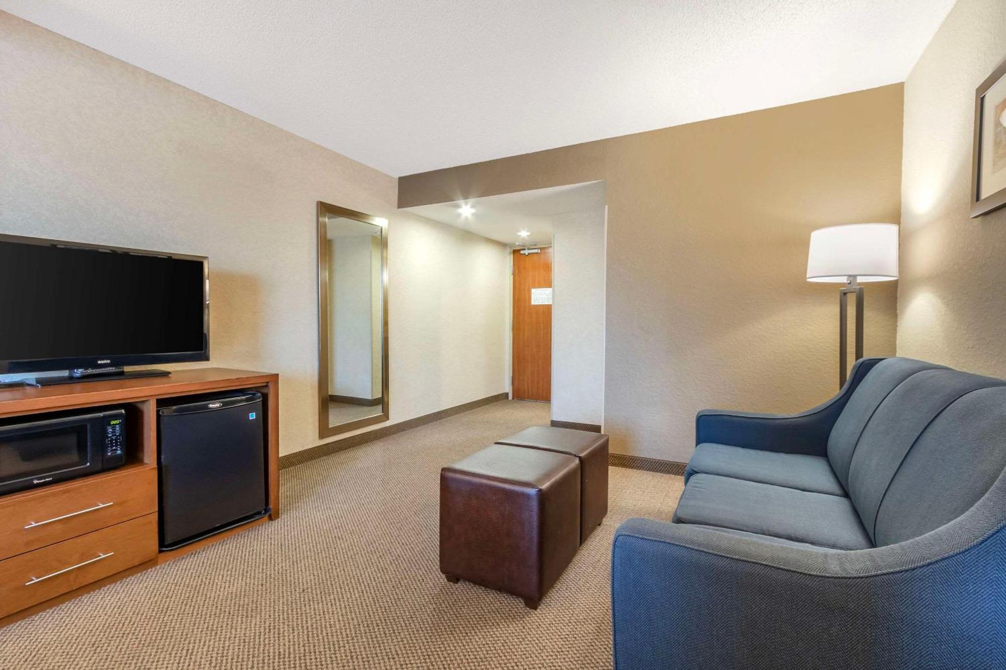 Comfort Inn & Suites Airport Convention Center Βόρειο Τσάρλεστον Εξωτερικό φωτογραφία