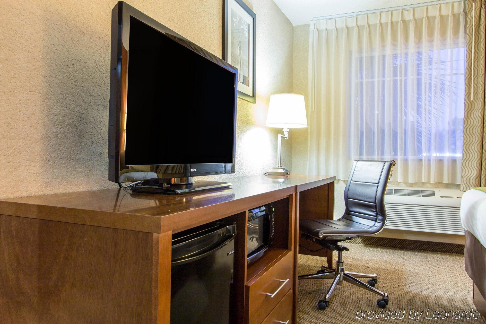 Comfort Inn & Suites Airport Convention Center Βόρειο Τσάρλεστον Εξωτερικό φωτογραφία